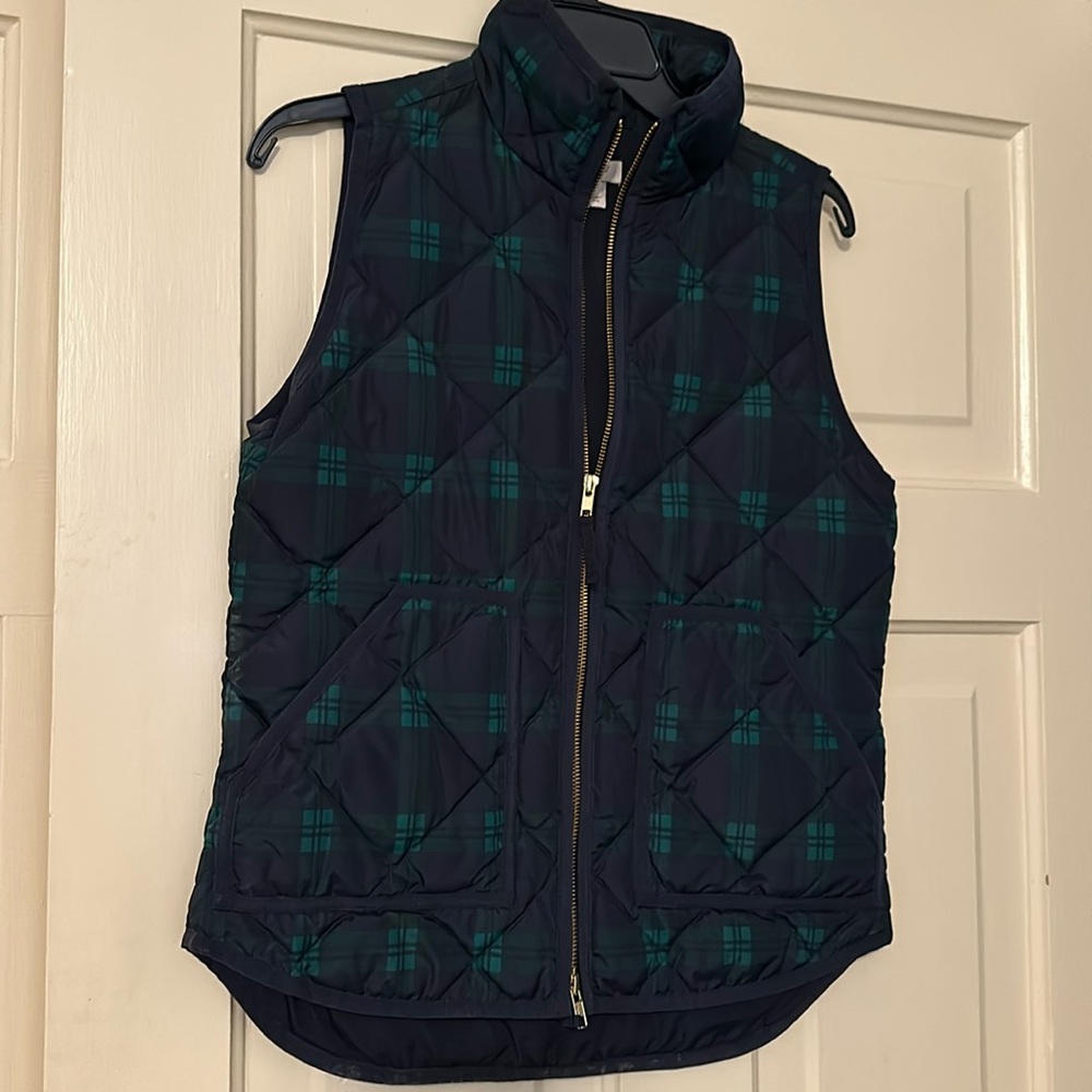J Crew tartan plaid vest. Size XS NWOT navy/green